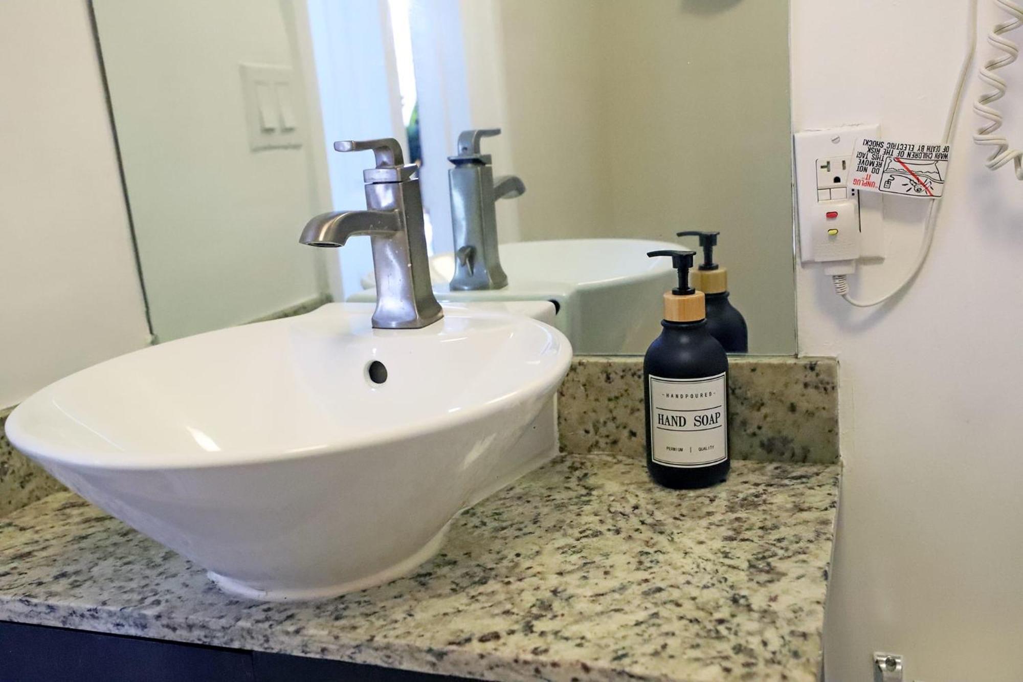 North Beach Steps To Sea Miami Apartment With Free Parking Family And Pet Friendly 마이애미 비치 외부 사진